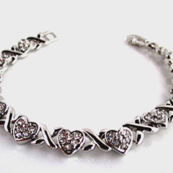 Elegant Tennis Bracelet Swarovski Elements with the tag and Gift box, great gift - Picture 3 of 4